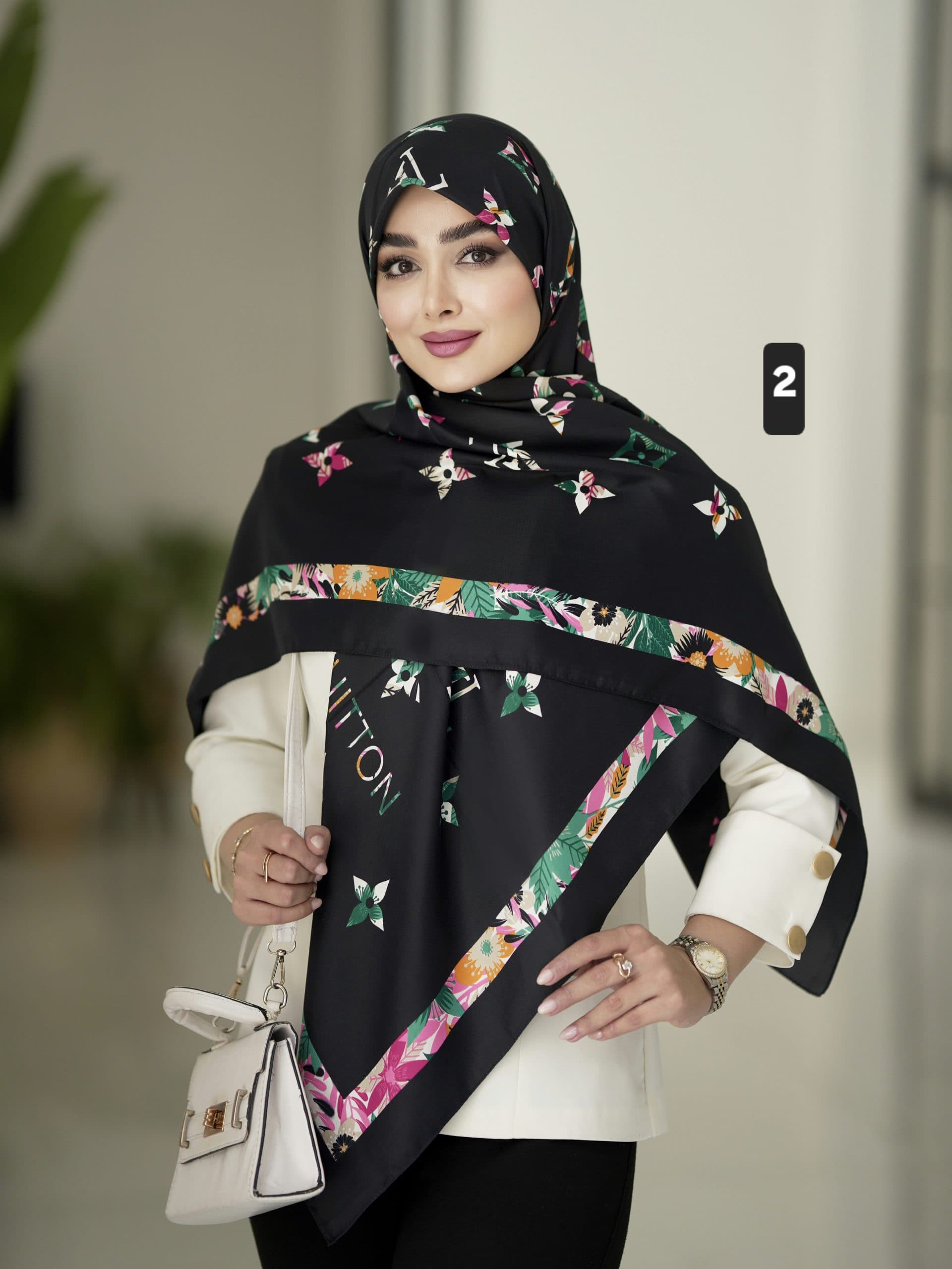 روسری ابریشم توییل کد ۱۰۹۲ — تصویر ۳