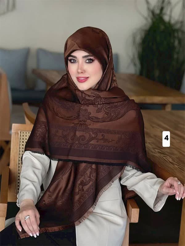 روسری ابریشم ژاکارد کد ۹۸۴ — تصویر ۴