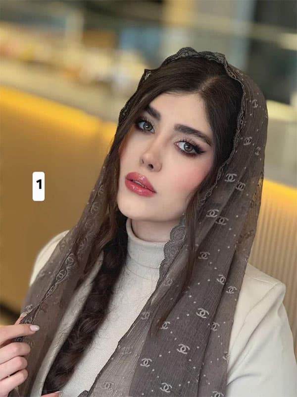 شال حریر سنگشور طرح شنل کد ۹۷۶ — تصویر ۳