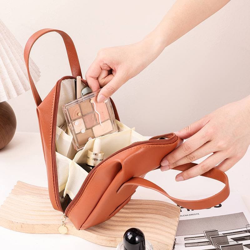 کیف آرایشی چرم Light Travel