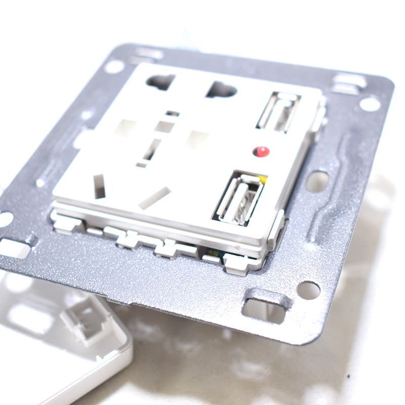 پریز برق تو کار usb دار — تصویر ۵