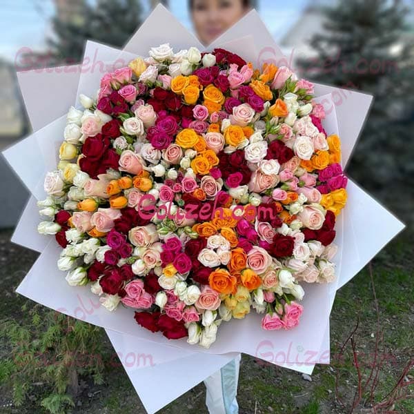 دسته گل رز مینیاتوری رنگارنگ — تصویر ۳