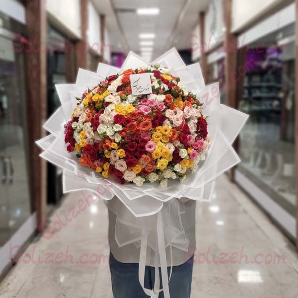 دسته گل رز مینیاتوری رنگارنگ — تصویر ۲