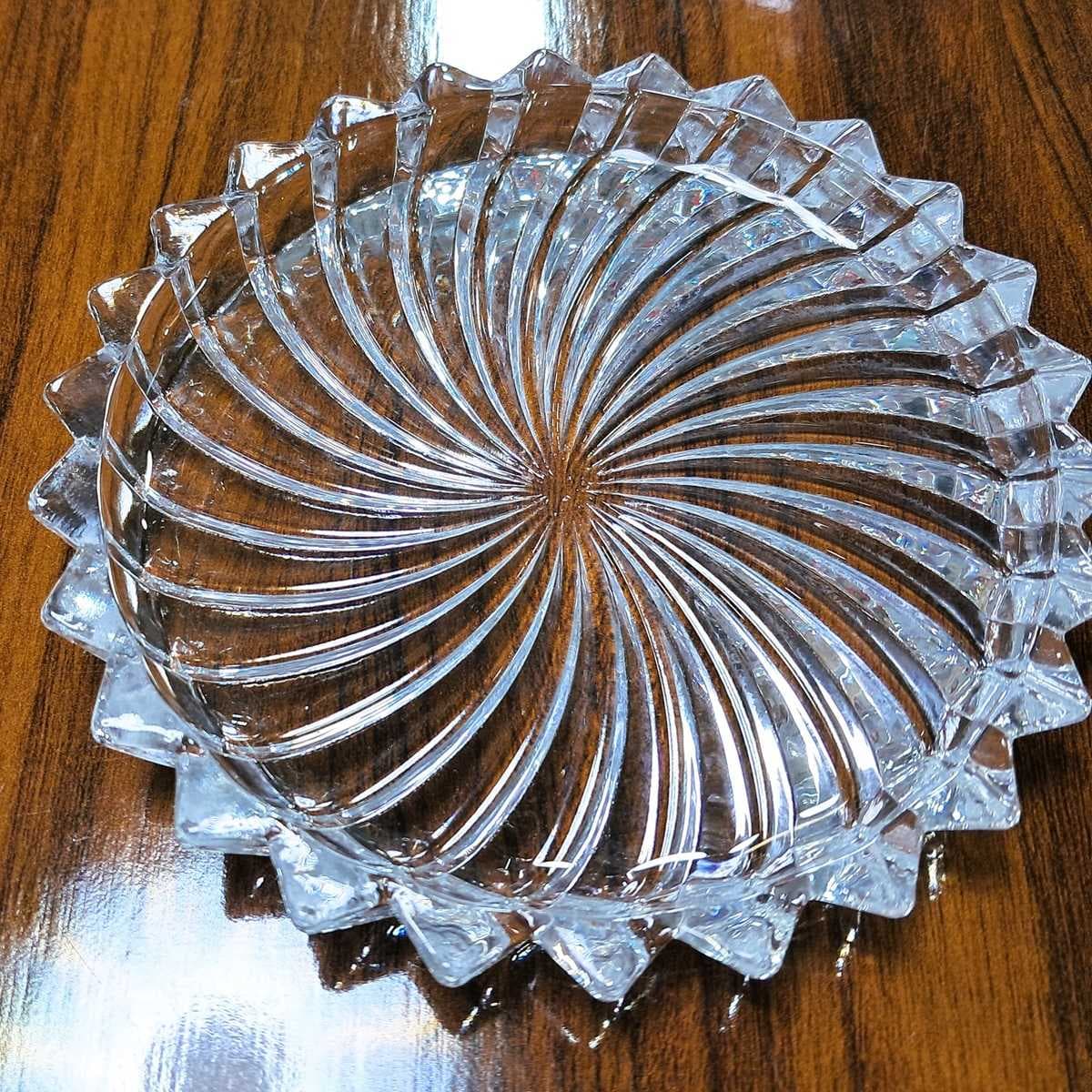 کره خوری گرد دارای 3 طرح — تصویر ۷