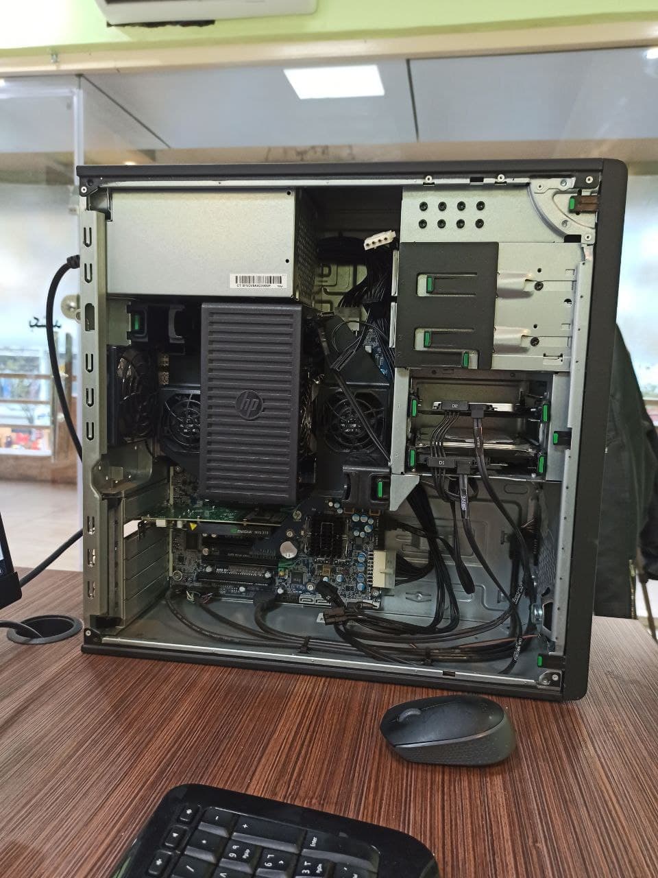 کیس ورک استیشن HP Z440 Workstation استوک — تصویر ۸