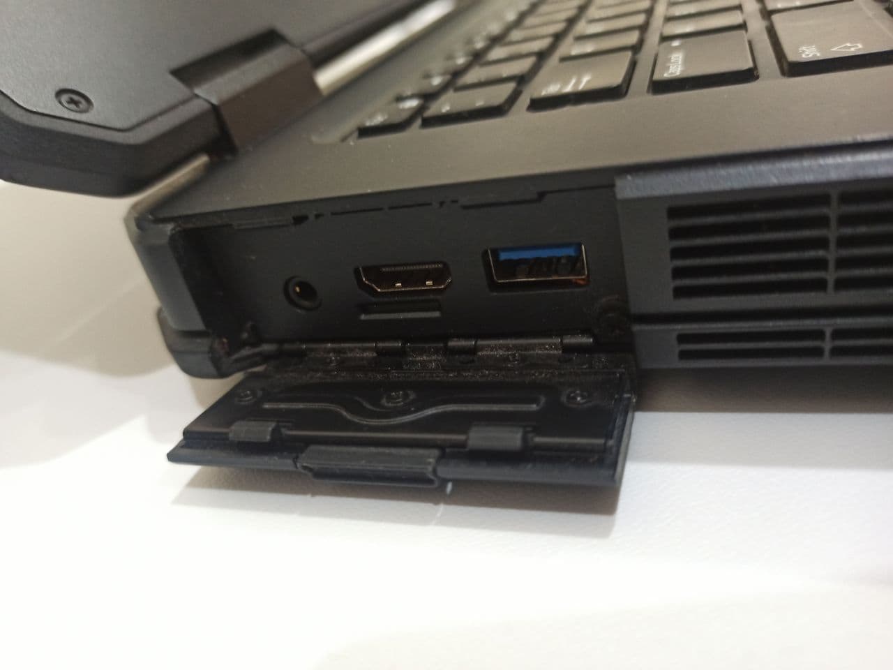 لپ تاپ نظامی راگ دل Dell Latitude 14 Rugged 5404 استوک — تصویر ۱۱