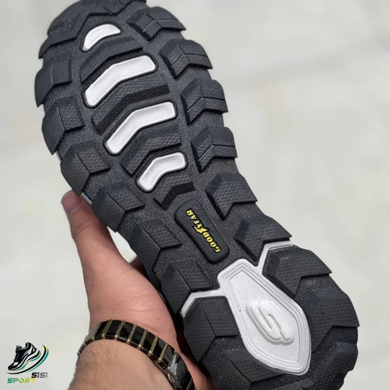کفش اسکیچرز مکس پروتکت سفید — تصویر ۵