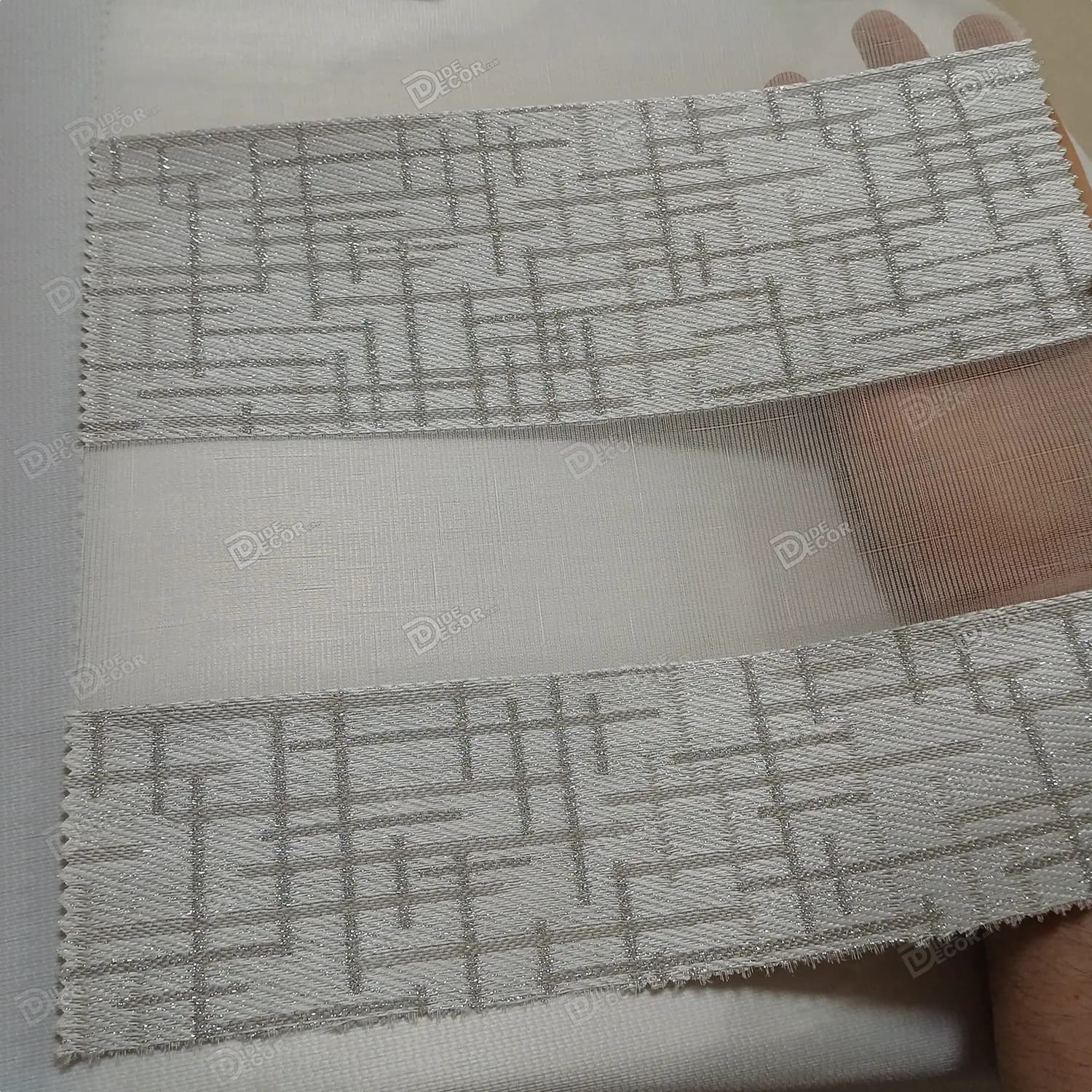 پرده زبرا طوسی با خطوط افقی و عمودی کد T2323 — تصویر ۵