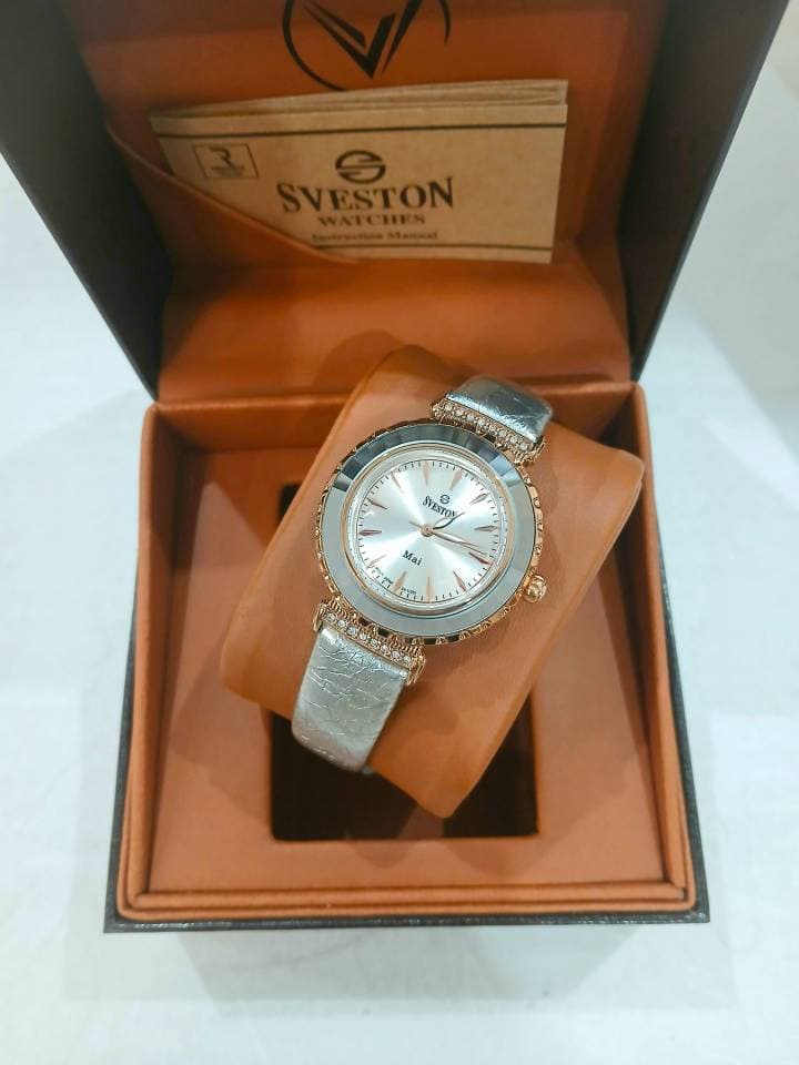 ساعت مچی زنانه SVESTON Mai دور سرامیک بند چرم موتور میوتا ژاپن مدل SV-11255L همراه با رنگبندی