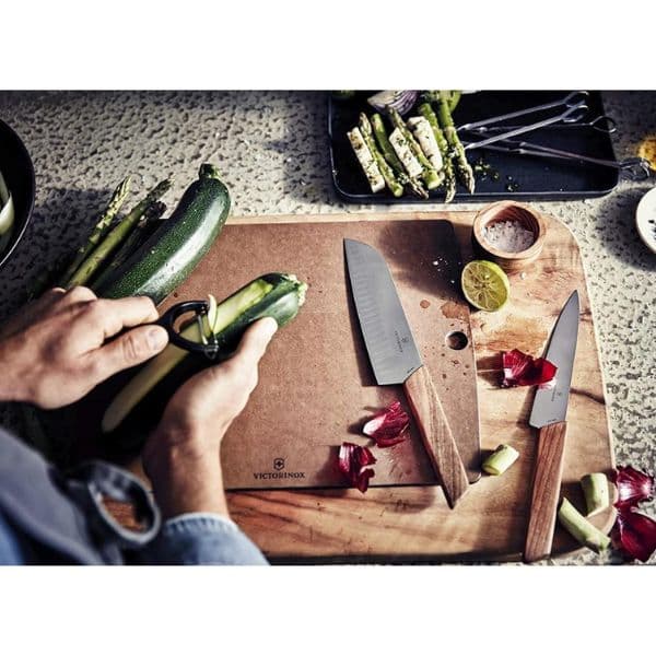 پوست گیر یا پوست کن حرفه ای ویکتورینوکس سوئیس مشکی — تصویر ۳