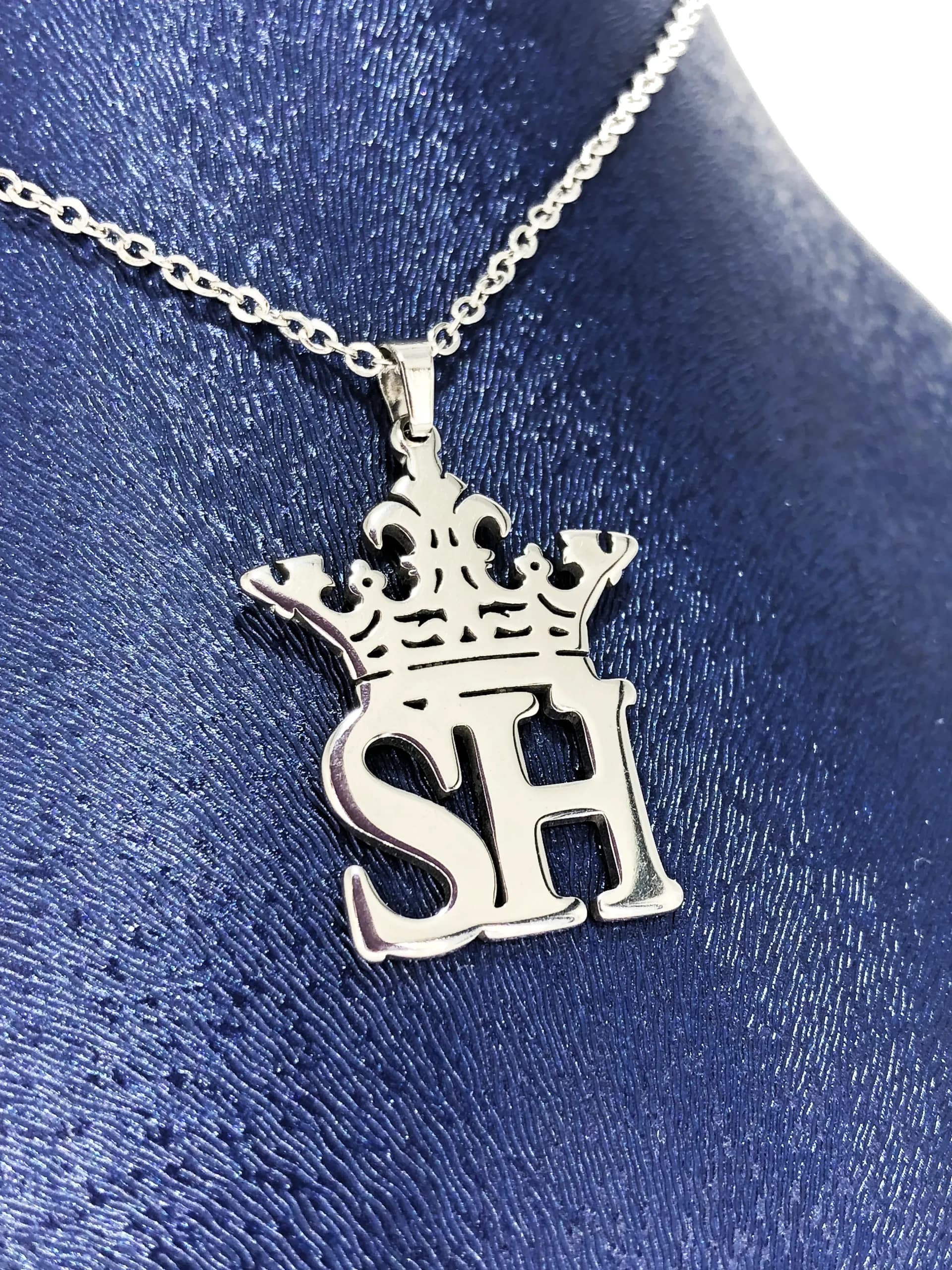 گردنبند طرح حروف SH — تصویر ۲