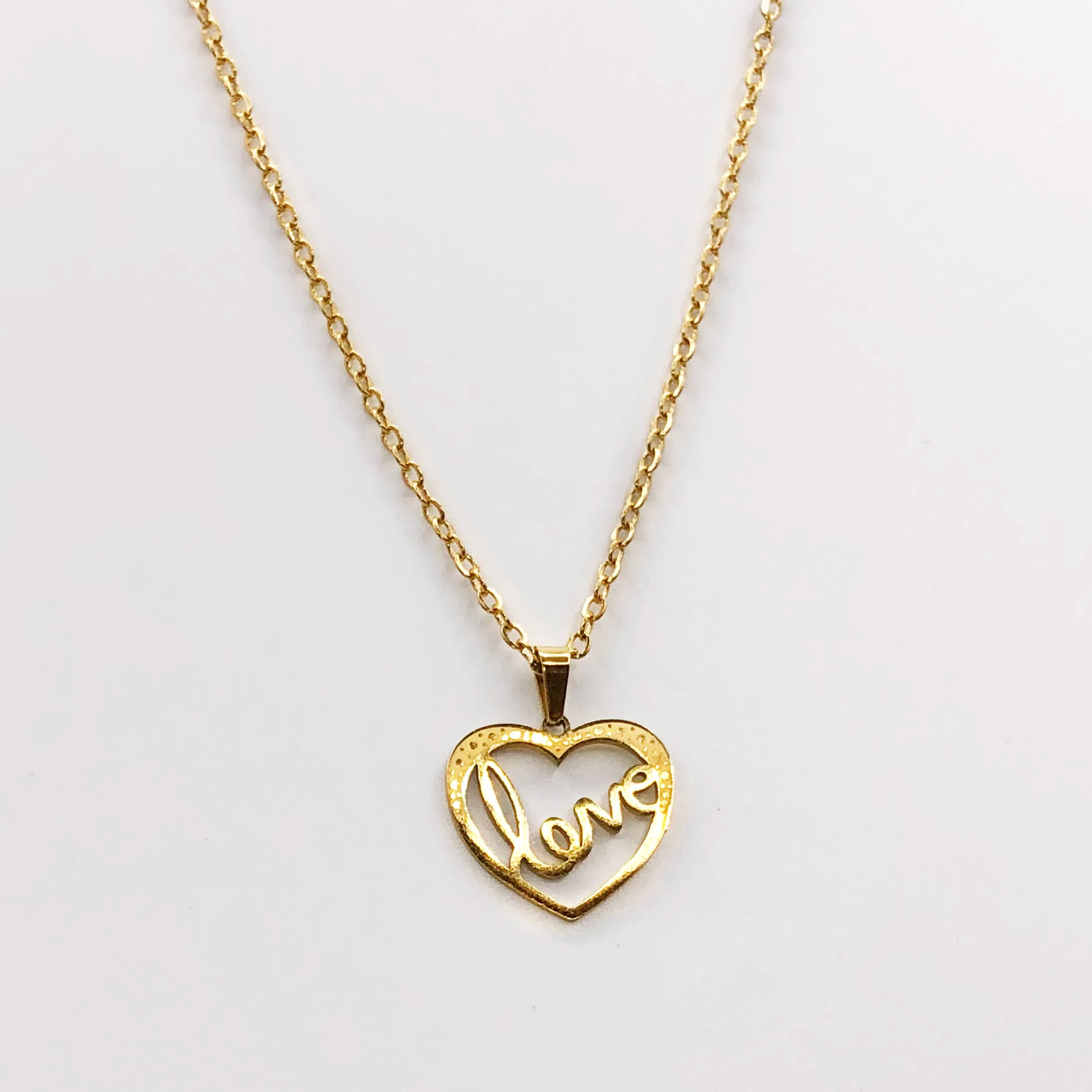 گردنبند طرح قلب مدل لاو (love)