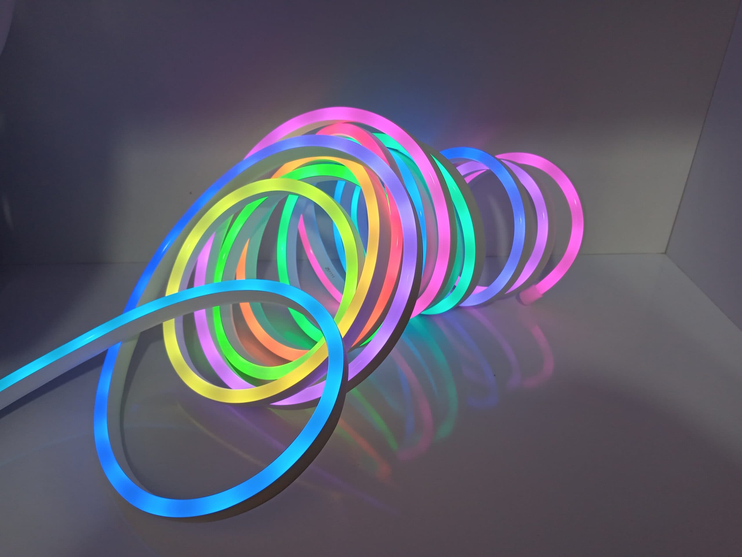 ریسه نئون فلکس هوشمند RGB مجیک سایروکس — تصویر ۲