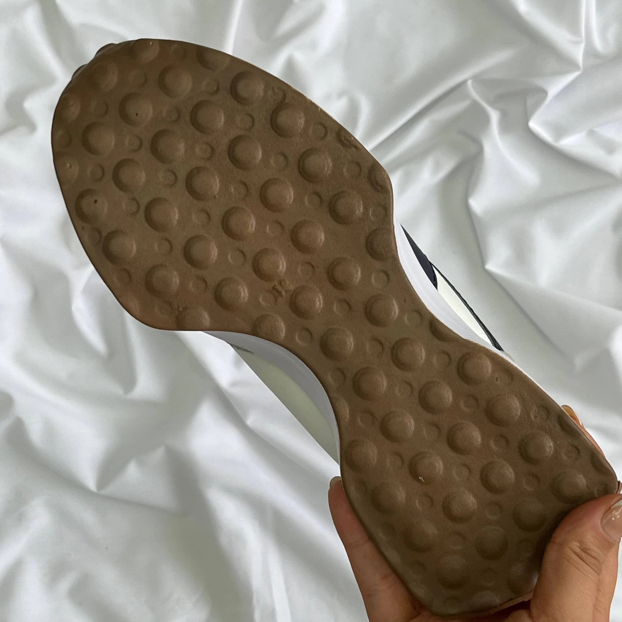 کتونی سفید طوسی نیوبالانس 327 کد 638 — تصویر ۷