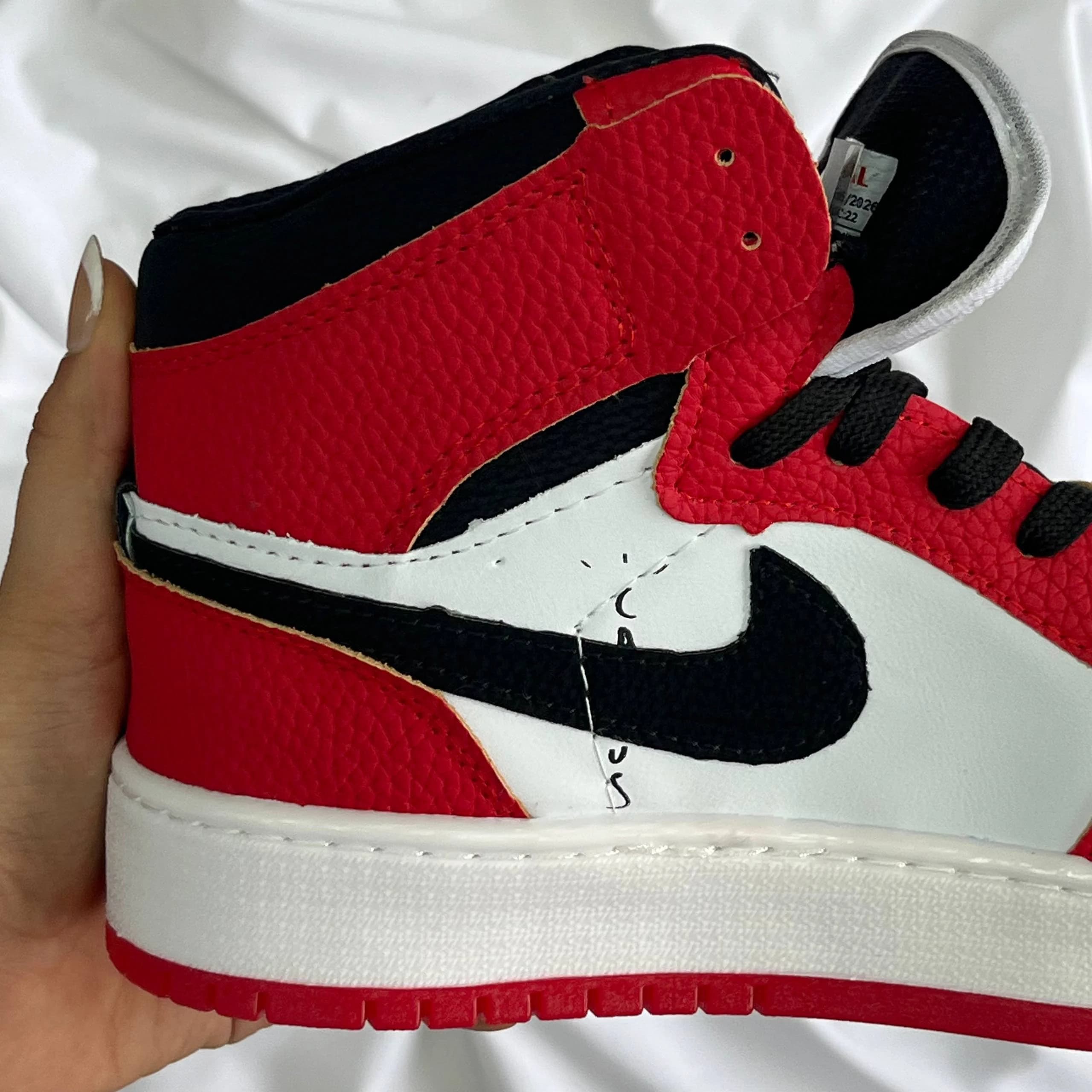 کتونی ترویس ساقدار دخترانه قرمز کد 635 — تصویر ۳