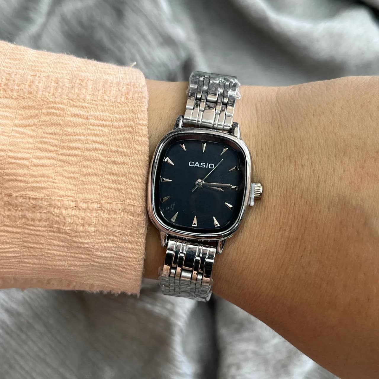 ساعت مچی مربعی بند آهنی casio مدل WR کد 610 — تصویر ۶