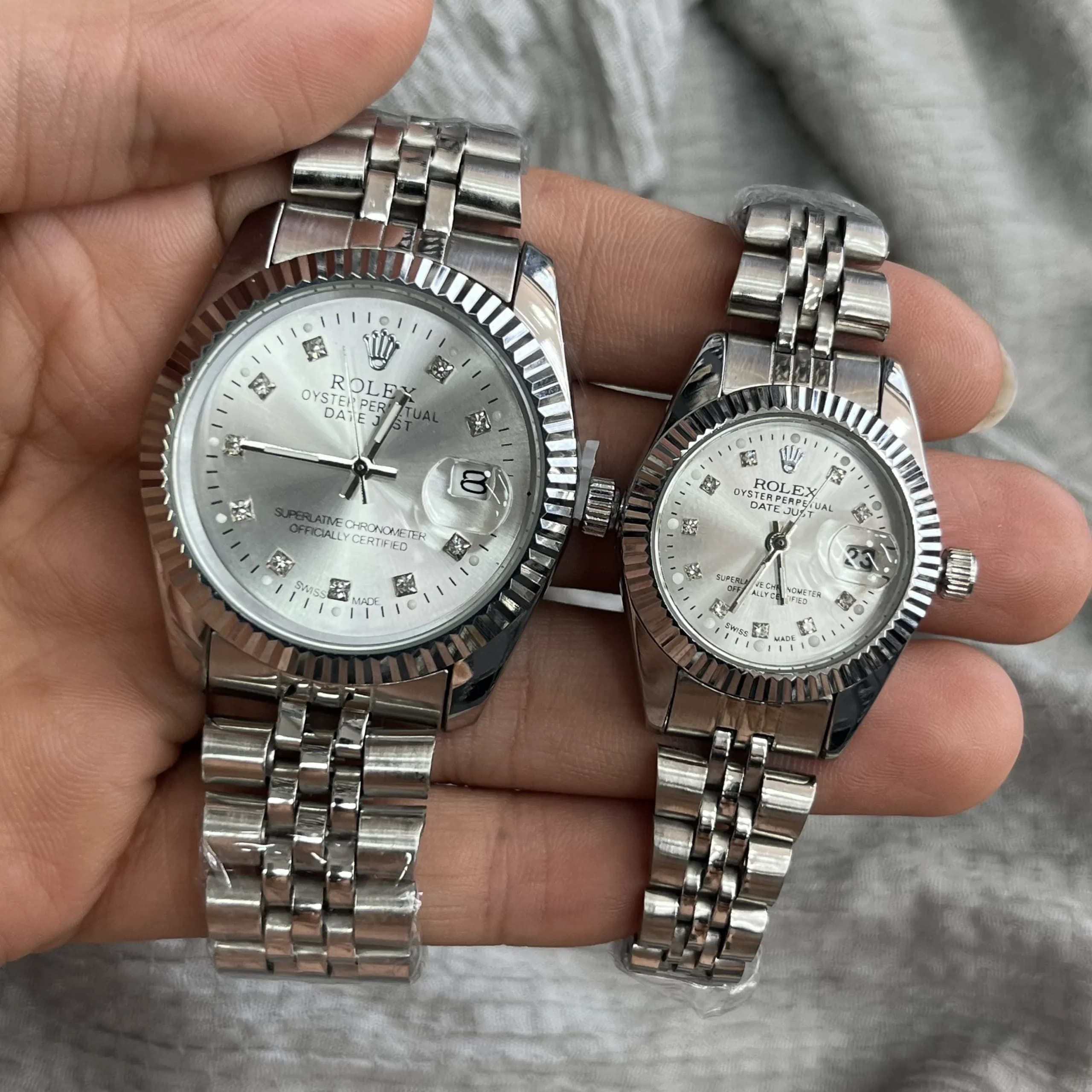 ساعت مچی دایره ای بند آهنی ROLEX مدل OYSTER PERPETUAL DATE JUST کد 607 — تصویر ۲
