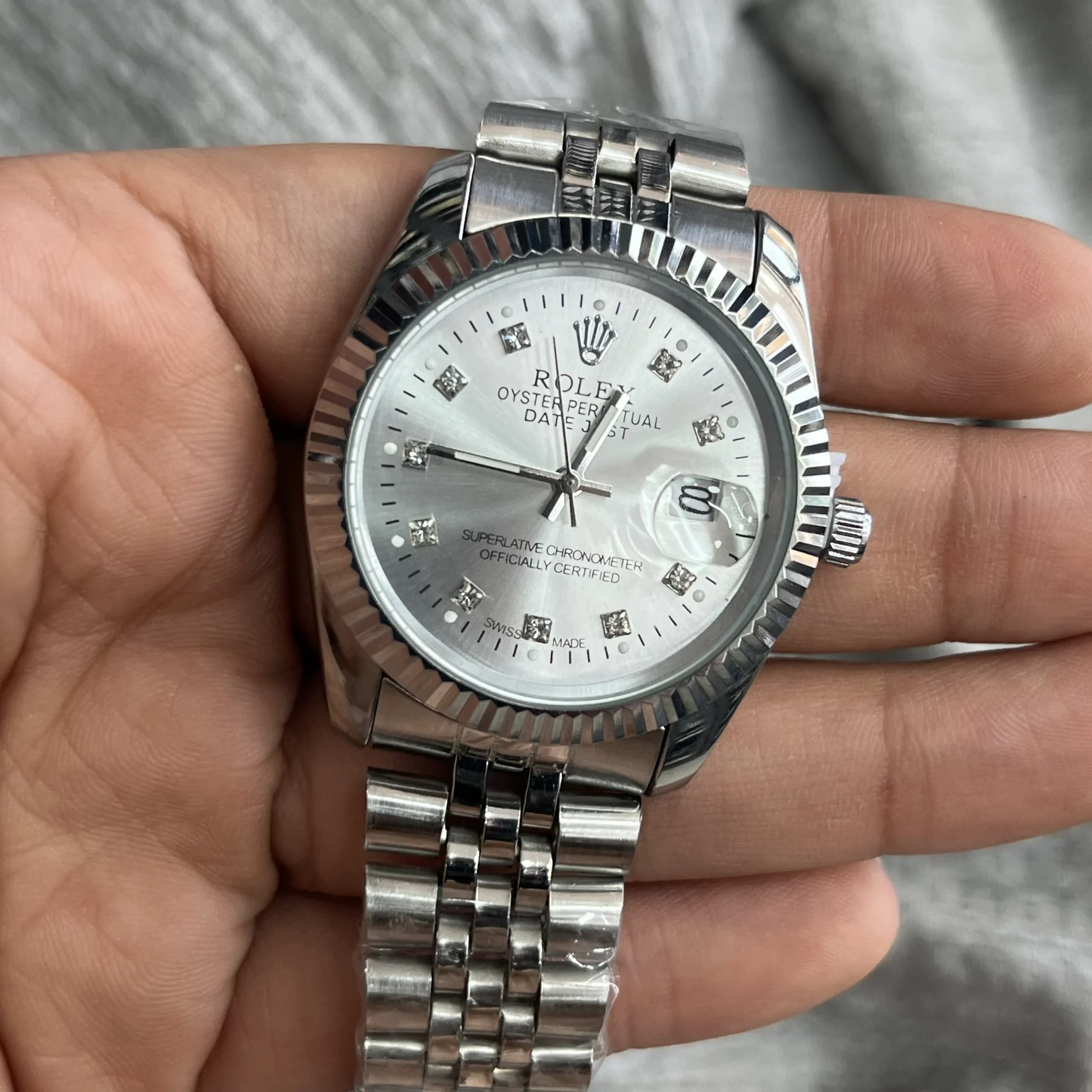 ساعت مچی دایره ای بند آهنی ROLEX مدل OYSTER PERPETUAL DATE JUST کد 607 — تصویر ۳