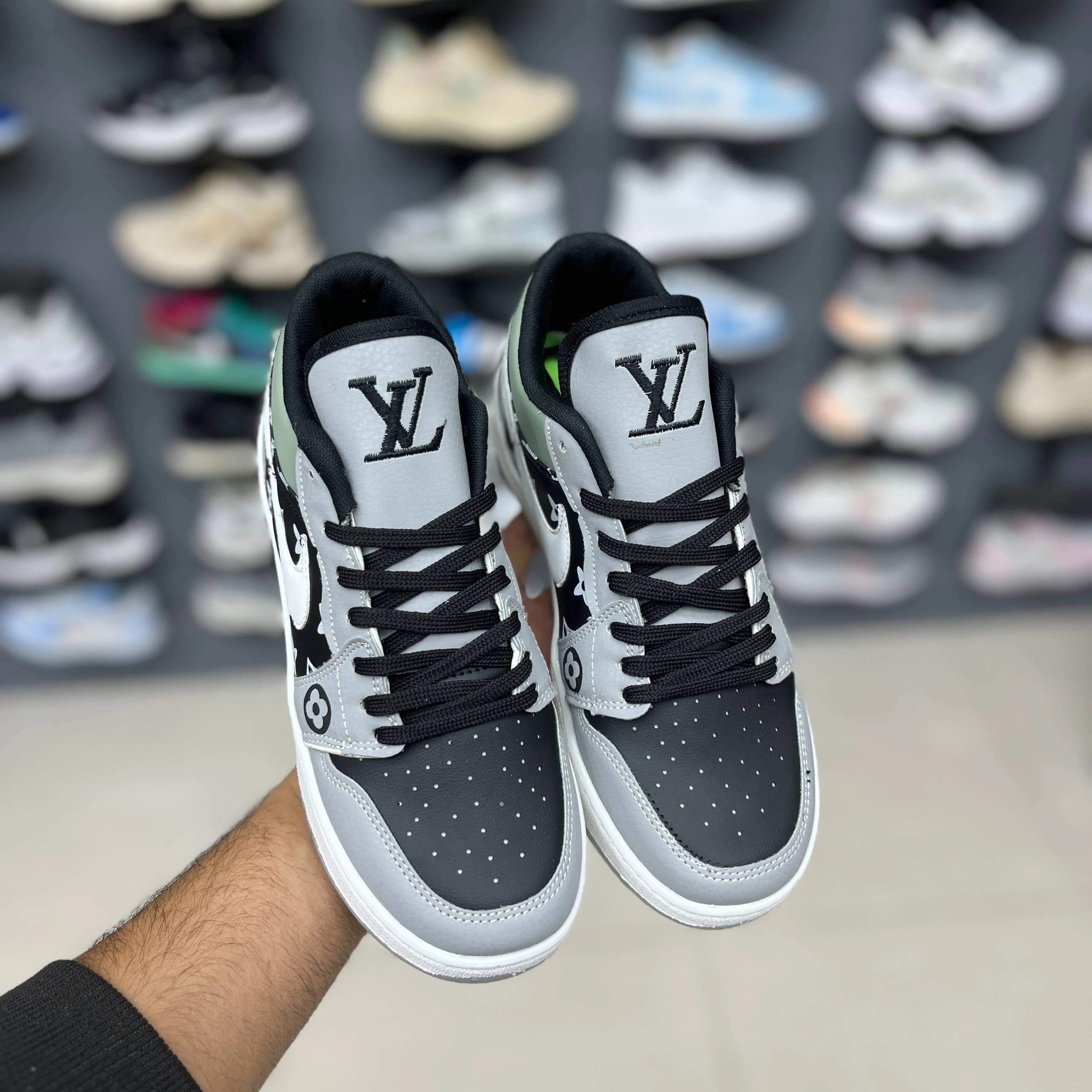 کتونی جردن 1 لویی ویتون Jordan 1 Louis Vuitton کد 465 — تصویر ۳