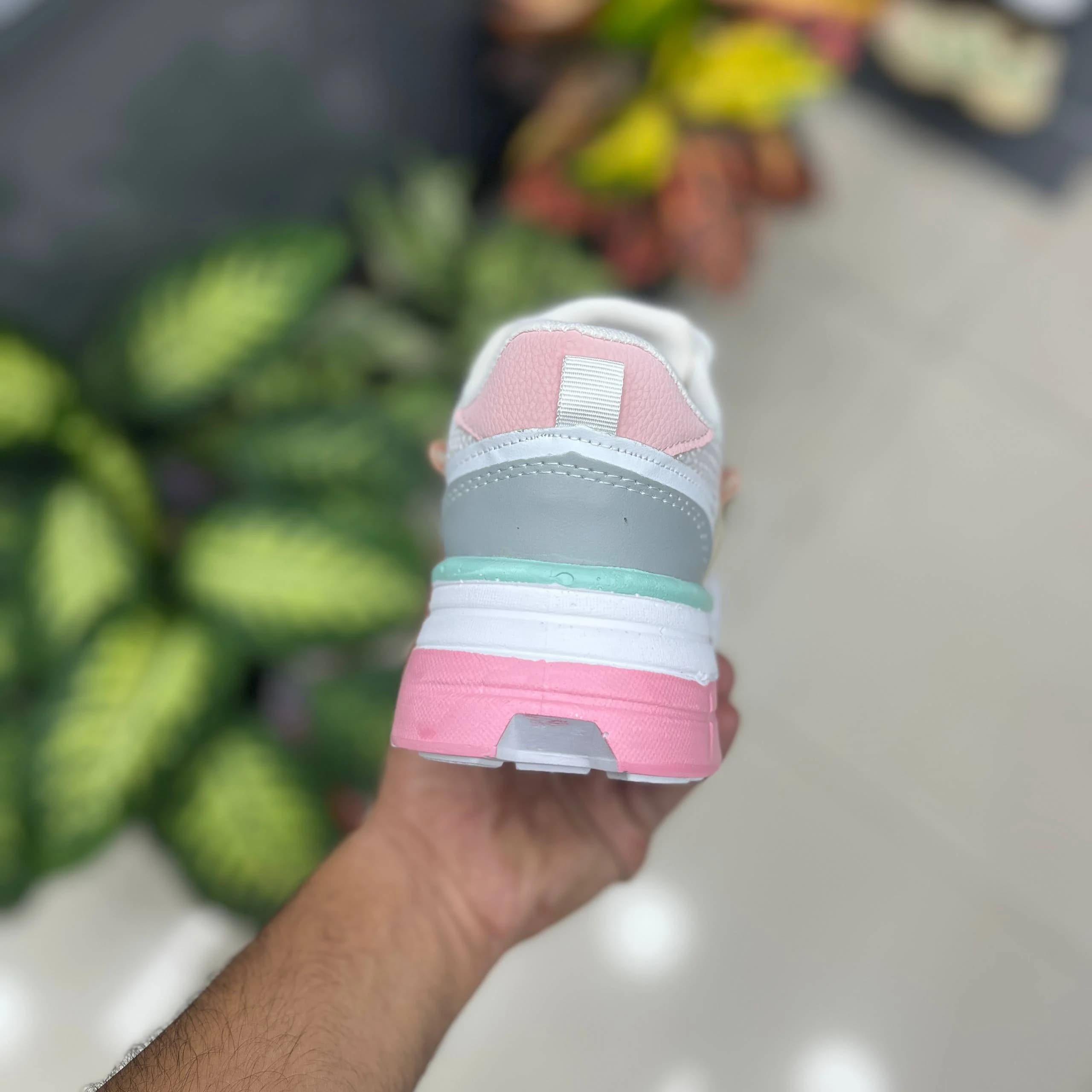 کتونی نایک v2k زنانه رنگ سفید صورتی کد 450 — تصویر ۴