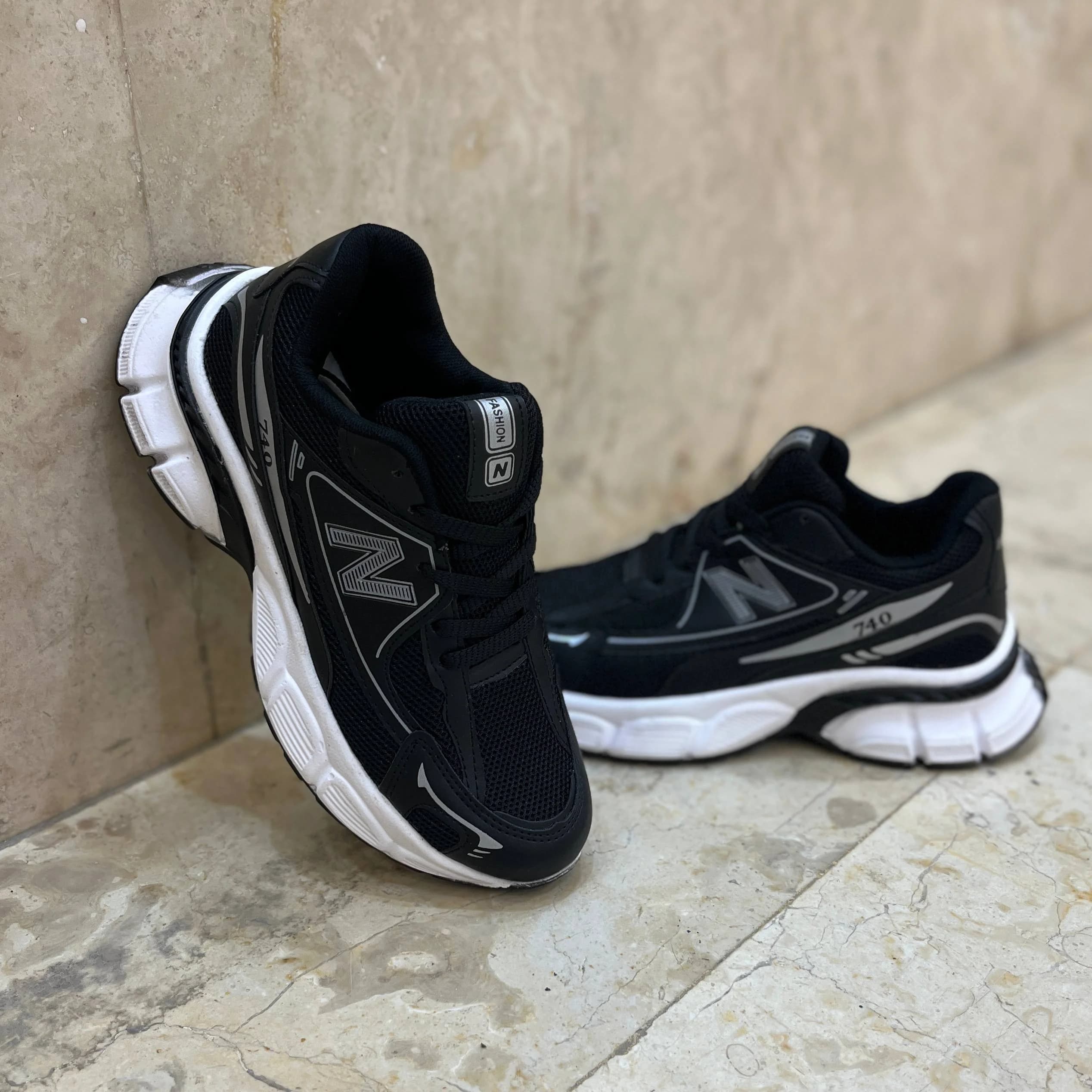 کتونی نیوبالانس 740 مشکی کد 415 — تصویر ۵