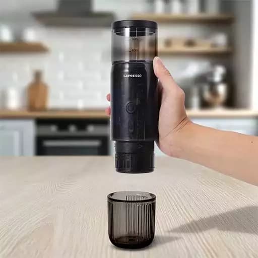 اسپرسو ساز قابل حمل شارژی لپرسو مدل LPCFFM0031 — تصویر ۴
