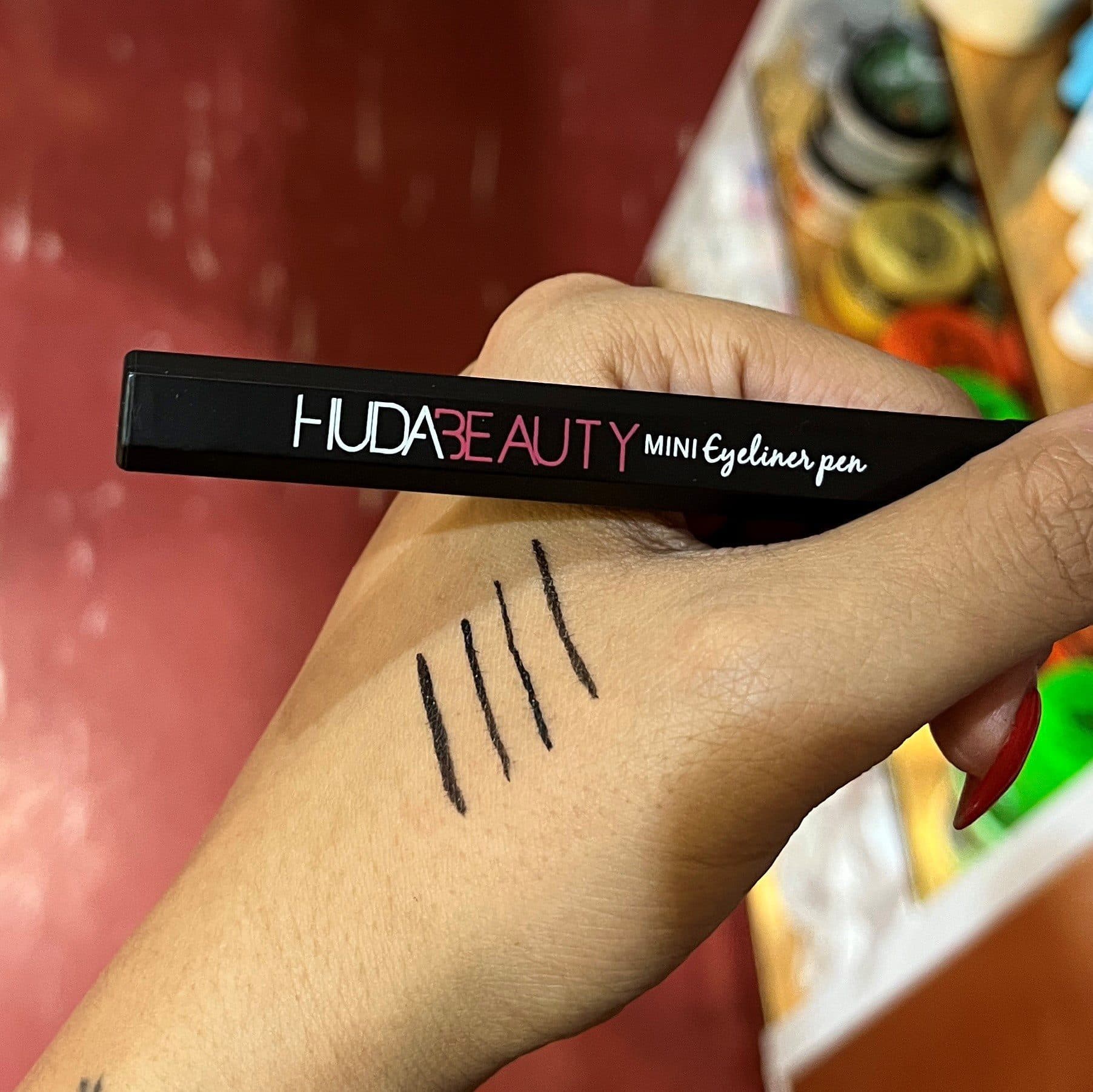 خط چشم ماژیکی هدی بیوتی HUDA BEAUTY — تصویر ۶