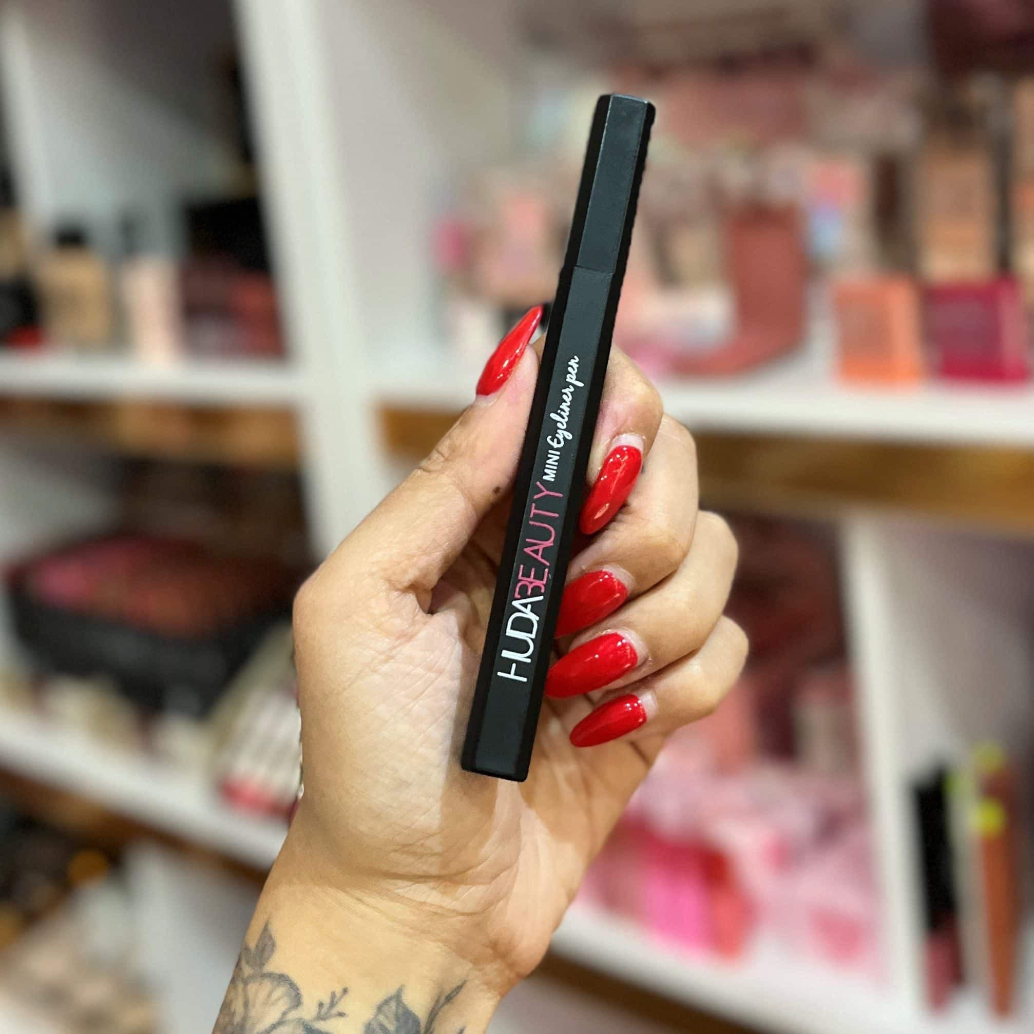 خط چشم ماژیکی هدی بیوتی HUDA BEAUTY — تصویر ۵