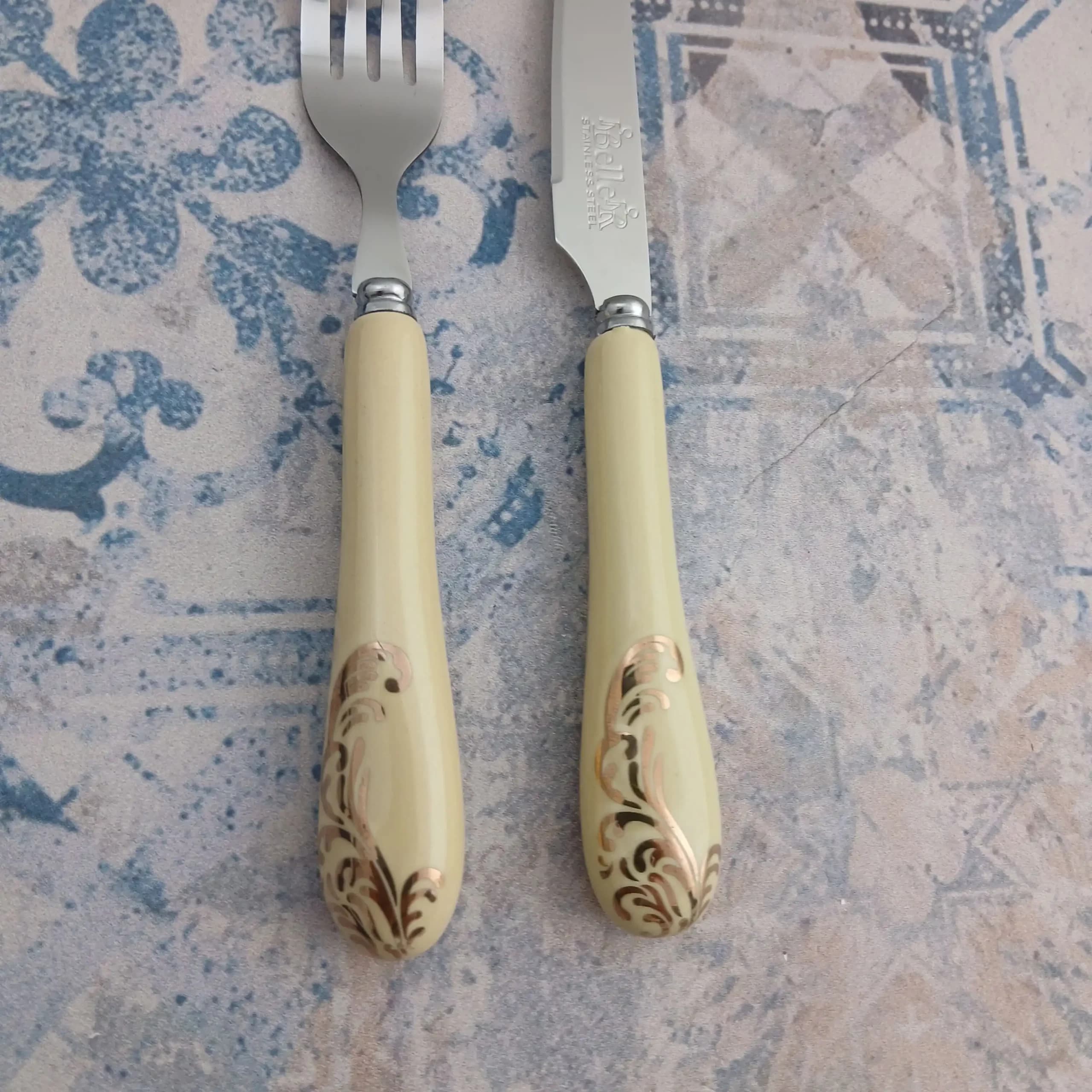 کارد و چنگال میوه بلر مدل سرامیکی – رنگ کرم — تصویر ۲