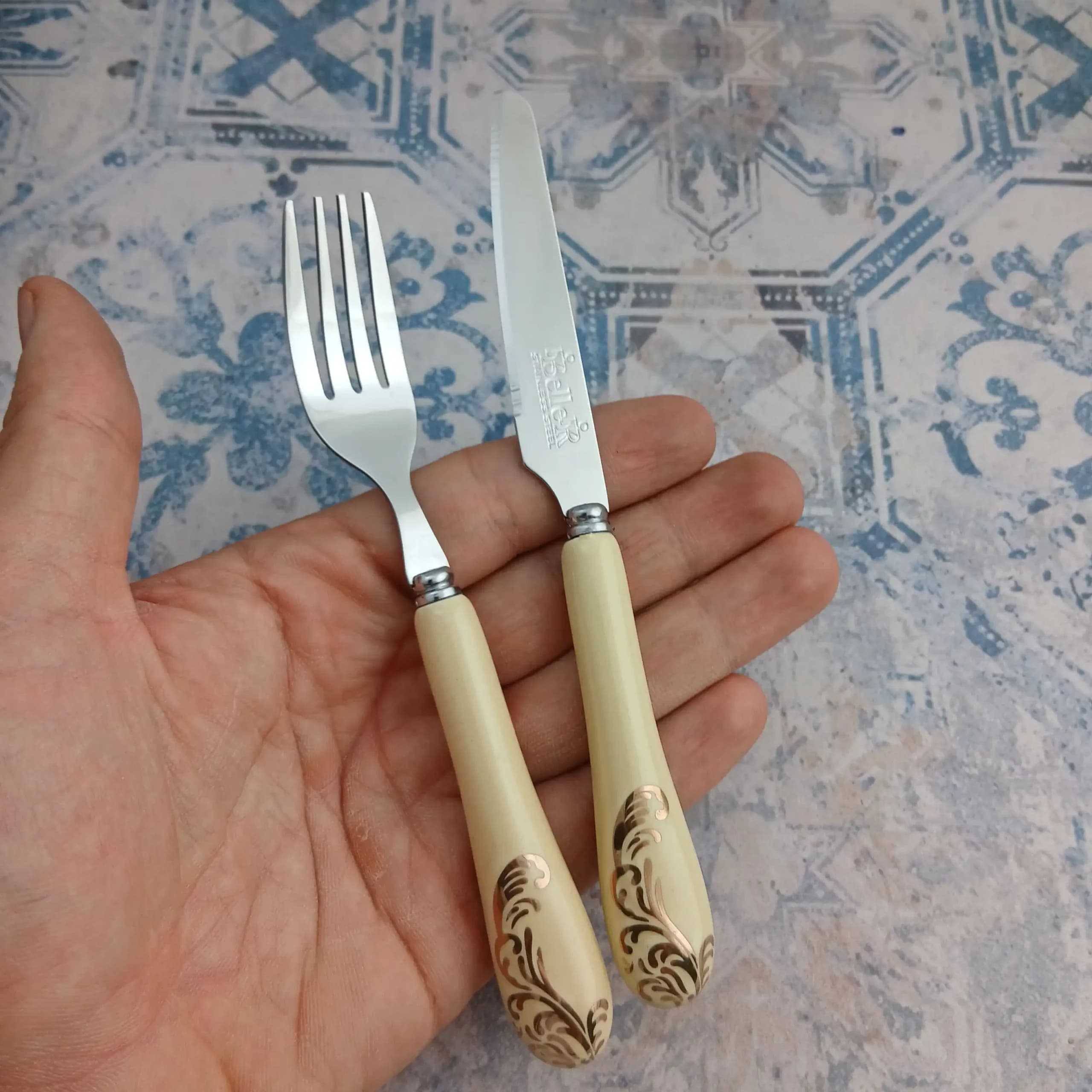 کارد و چنگال میوه بلر مدل سرامیکی – رنگ کرم — تصویر ۴