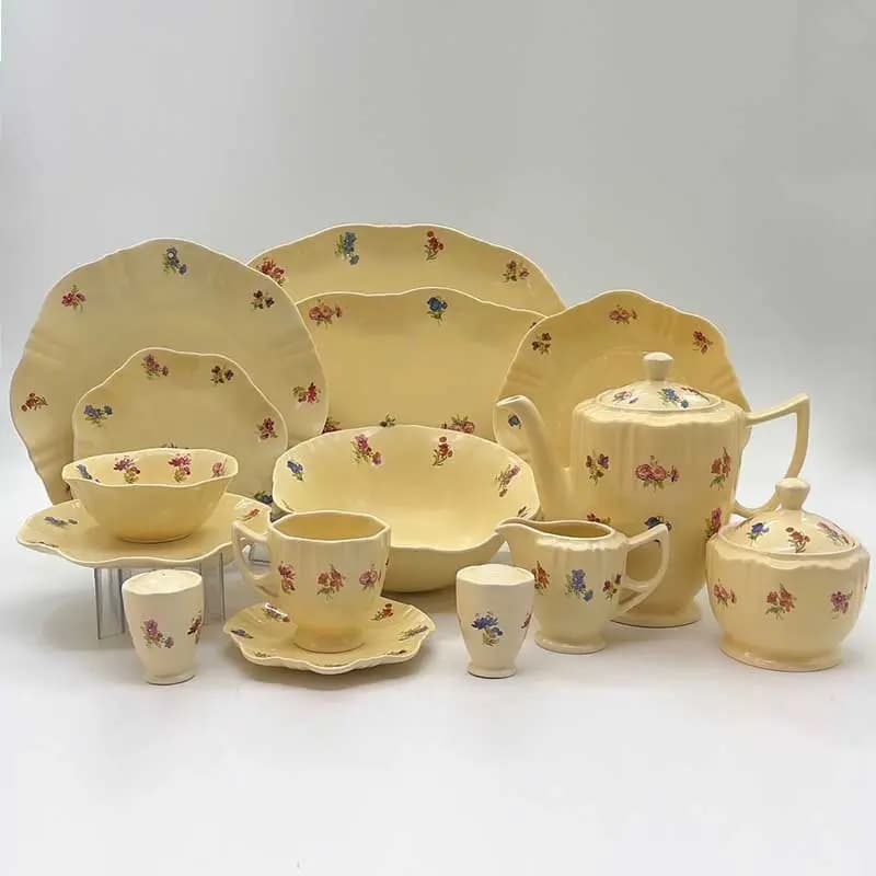 سرویس چینی برند کاراجا