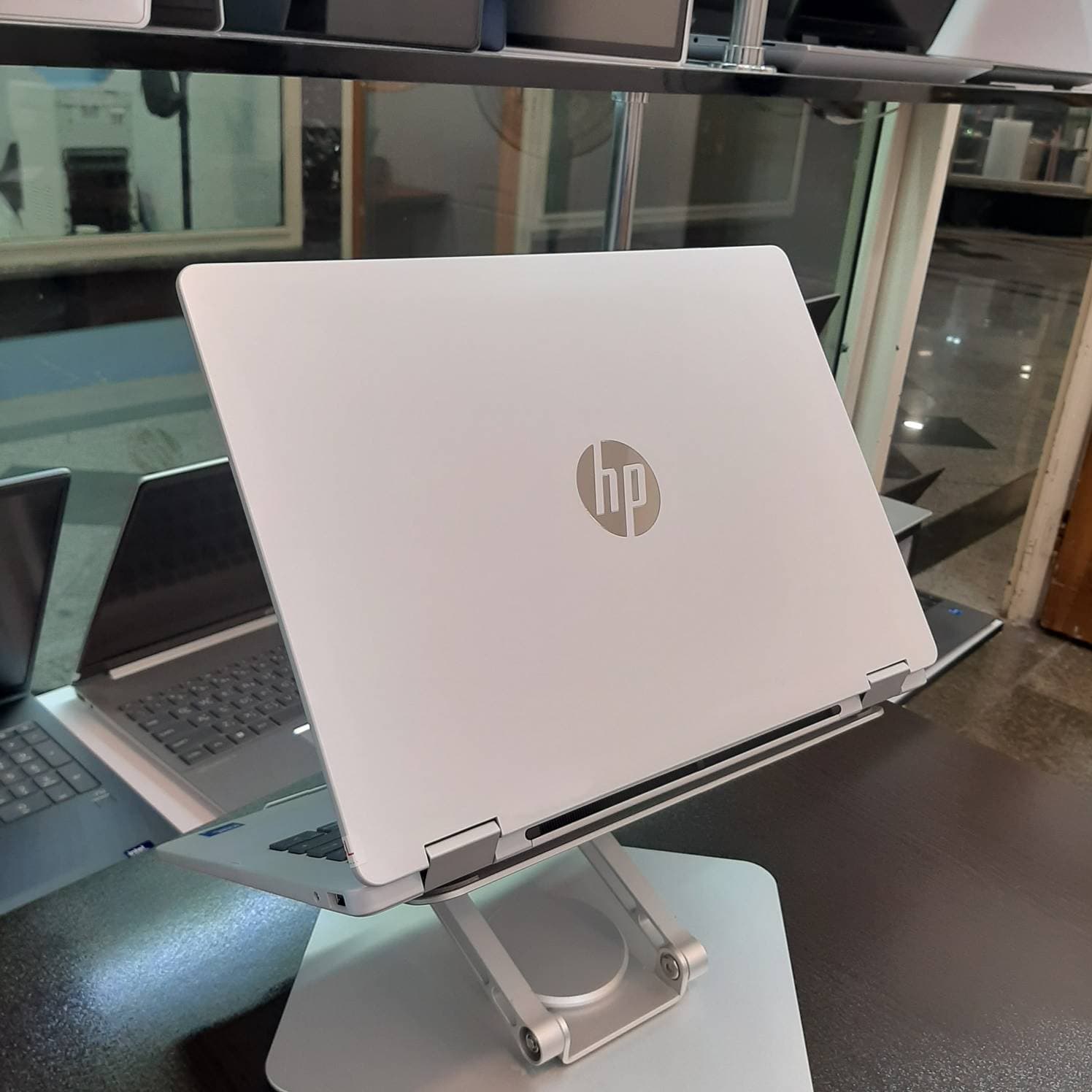 hp Omnibook 5 Filip Laptop 14 | Core 5 120 U 1.40 GHz | 16 GB DDR5 5200 MT/s | 512 GB M2 NVMe | 14 inch Full HD PLUS TOUCHSCREEN — تصویر ۵
