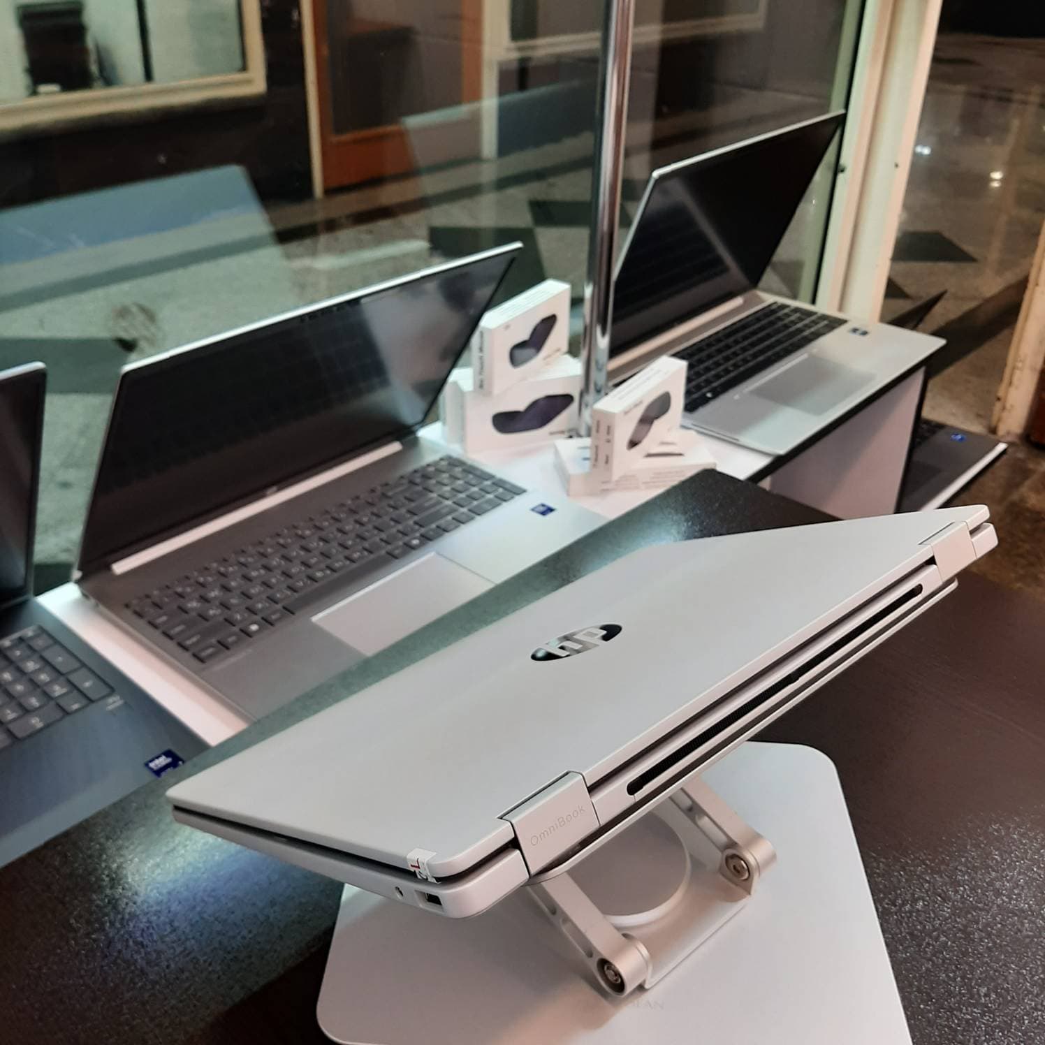 hp Omnibook 5 Filip Laptop 14 | Core 5 120 U 1.40 GHz | 16 GB DDR5 5200 MT/s | 512 GB M2 NVMe | 14 inch Full HD PLUS TOUCHSCREEN — تصویر ۸