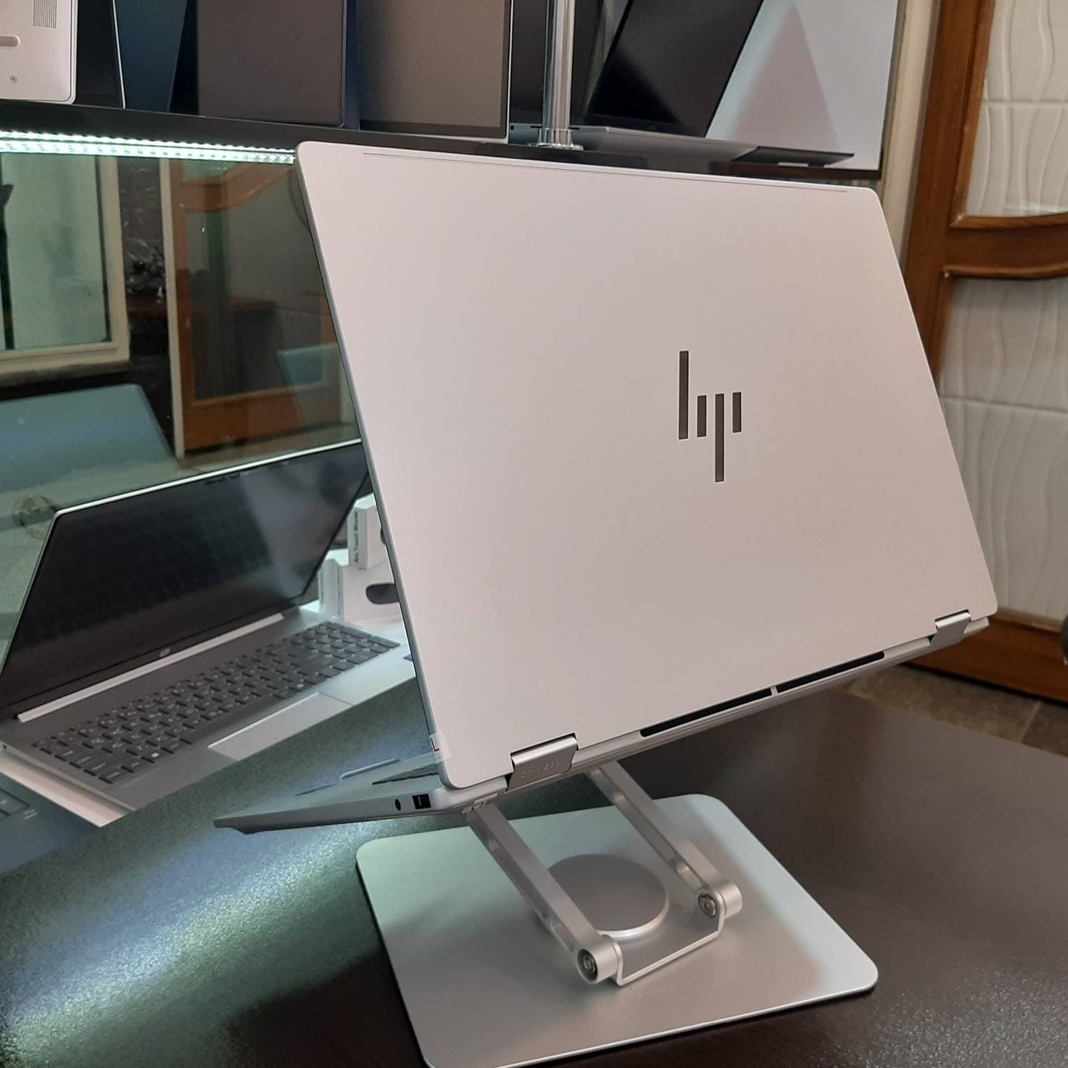hp Omnibook 7 Filip Laptop 16 | Ultra 7 258 V 2.20 GHz | 32 GB DDR5 8533 MT/s | 1TB M2 NVMe | Intel Arc + NPU Intel AI BOOST | 16 inch Full HD PLUS TOUCHSCREEN — تصویر ۹