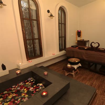 حوضچه اسپا تایلندی
