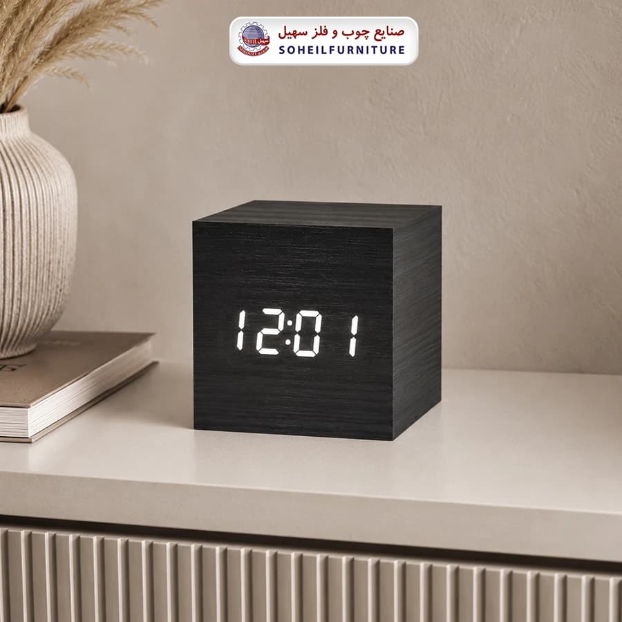 ساعت رومیزی دیجیتال چوبی کد 008 سهیل (ساعت دارای زنگ-دماسنج-تقویم) — تصویر ۴
