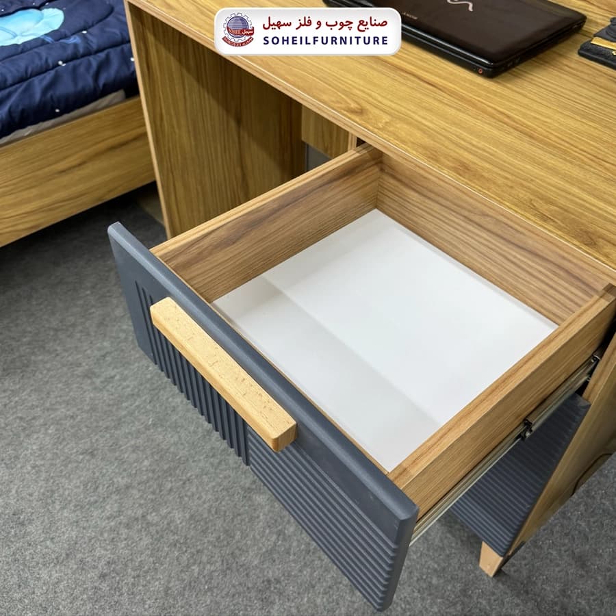 میز تحریر مدرن — تصویر ۵