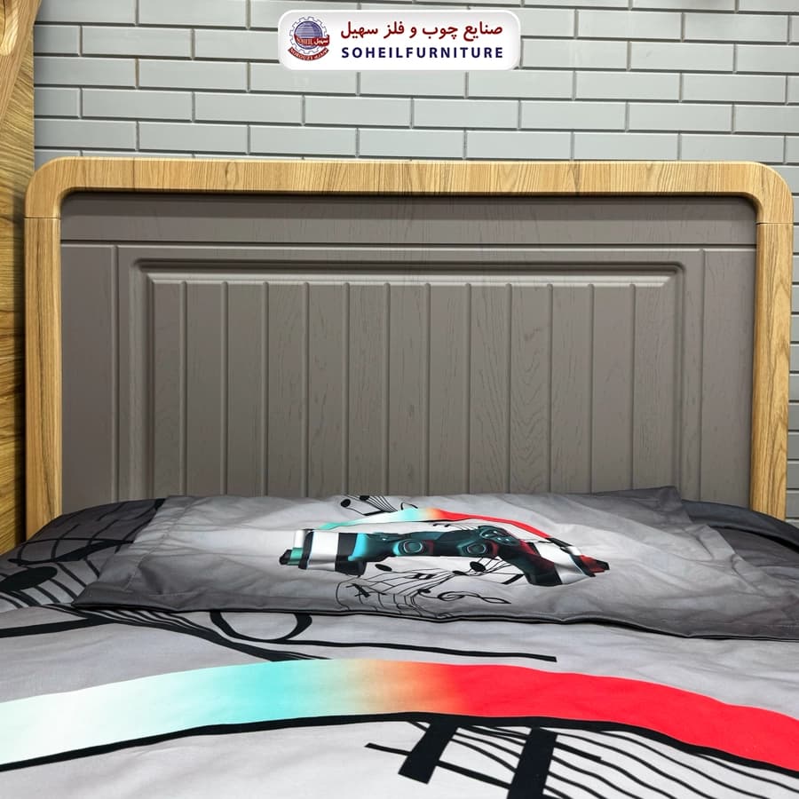 تخت نوجوان دیاکو — تصویر ۳