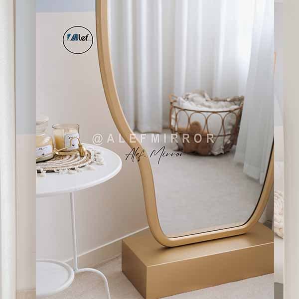 آینه پایه دار چوبی الف مدل صدف — تصویر ۵