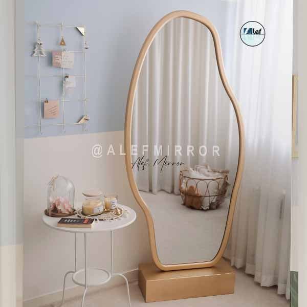 آینه پایه دار چوبی الف مدل صدف