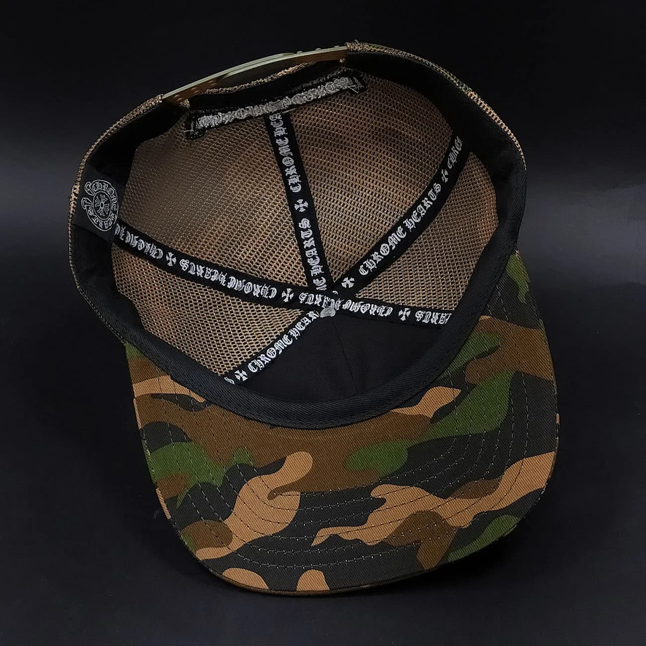 کلاه کپ اسنپ بک تراکر کروم هارتز طرح چریکی Camo Hollywood USA | کپ پشت توری با پچ گلدوزی CH — تصویر ۴