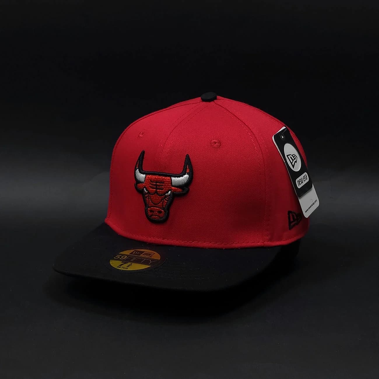 کلاه کپ فیت بک دو رنگ CHICAGO BULLS | کپ بسکتبالی با گلدوزی برجسته و استایل خیابانی