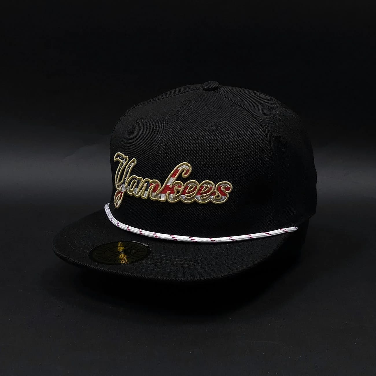 کلاه کپ فیت بک Yankees گلدوزی برجسته پرچم آمریکا | کپ بیسبالی خاص با بند تزئینی روی نقاب