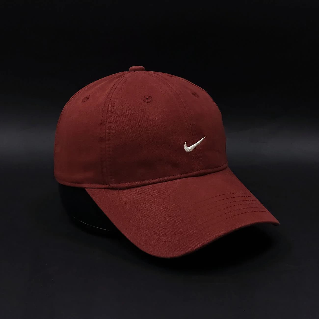 کلاه بیسبالی نخ پنبه گلدوزی مینیمال NIKE | کپ اسپرت سبک با استایل شیک ساده — تصویر ۸