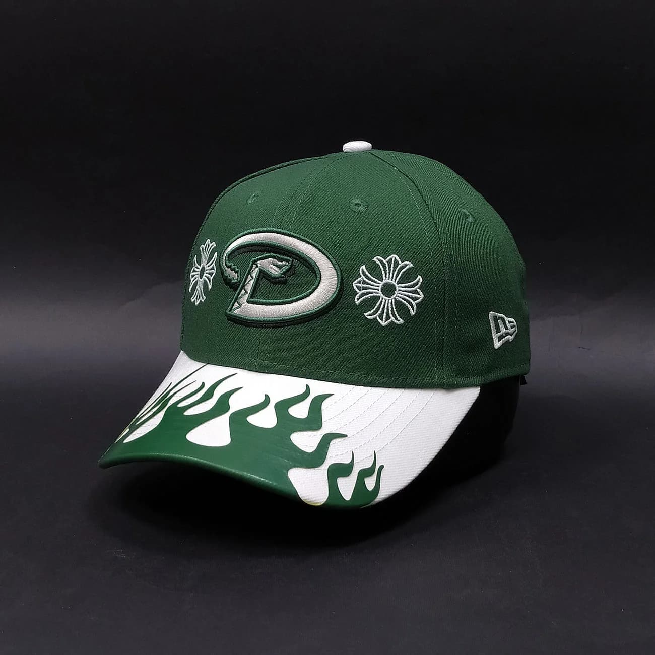کلاه بیسبالی کتان Arizona Diamondbacks Chrome Hearts | کپ نقاب آتشی با استایل لوکس خیابانی