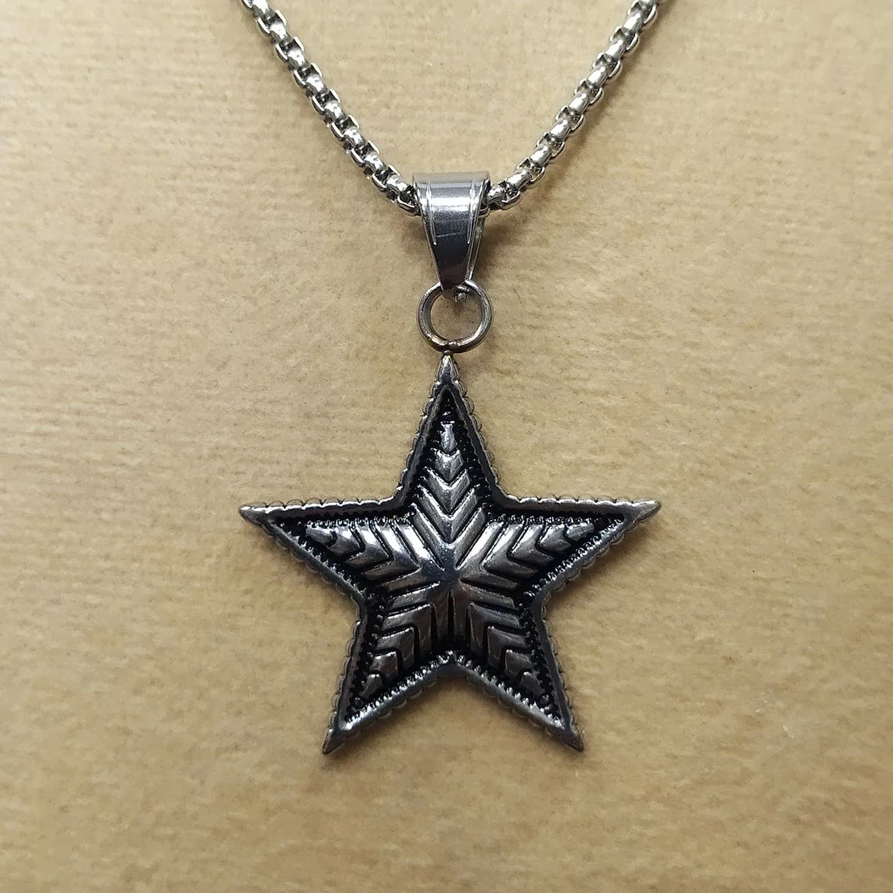 گردنبند استیل ستاره کروم هارتز پنج پر | پلاک Star Cross گاتیک با استایل استریت و راک — تصویر ۲