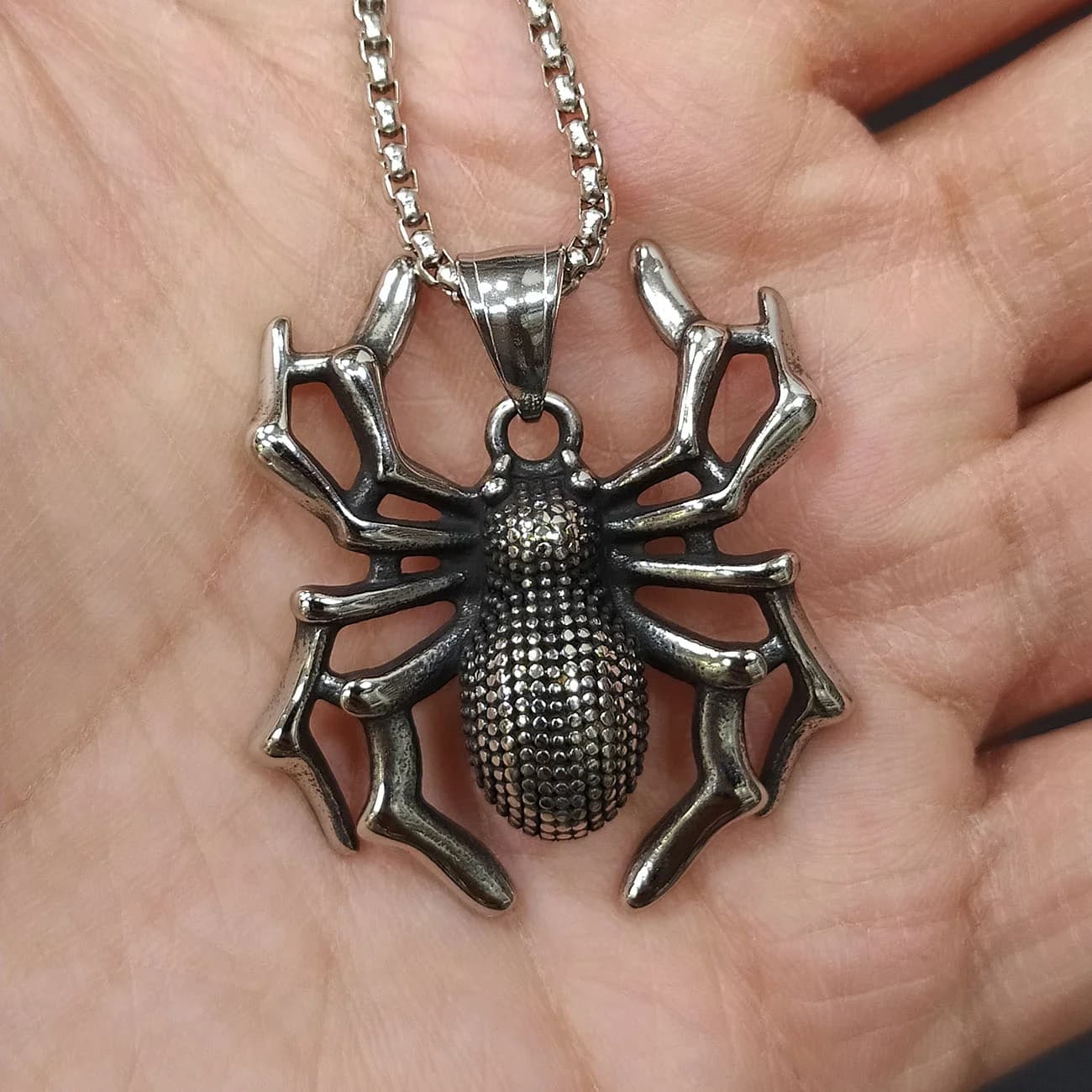 گردنبند استیل عنکبوت دارک Iron Spider | پلاک عنکبوت گاتیک با استایل راک و خیابانی — تصویر ۳
