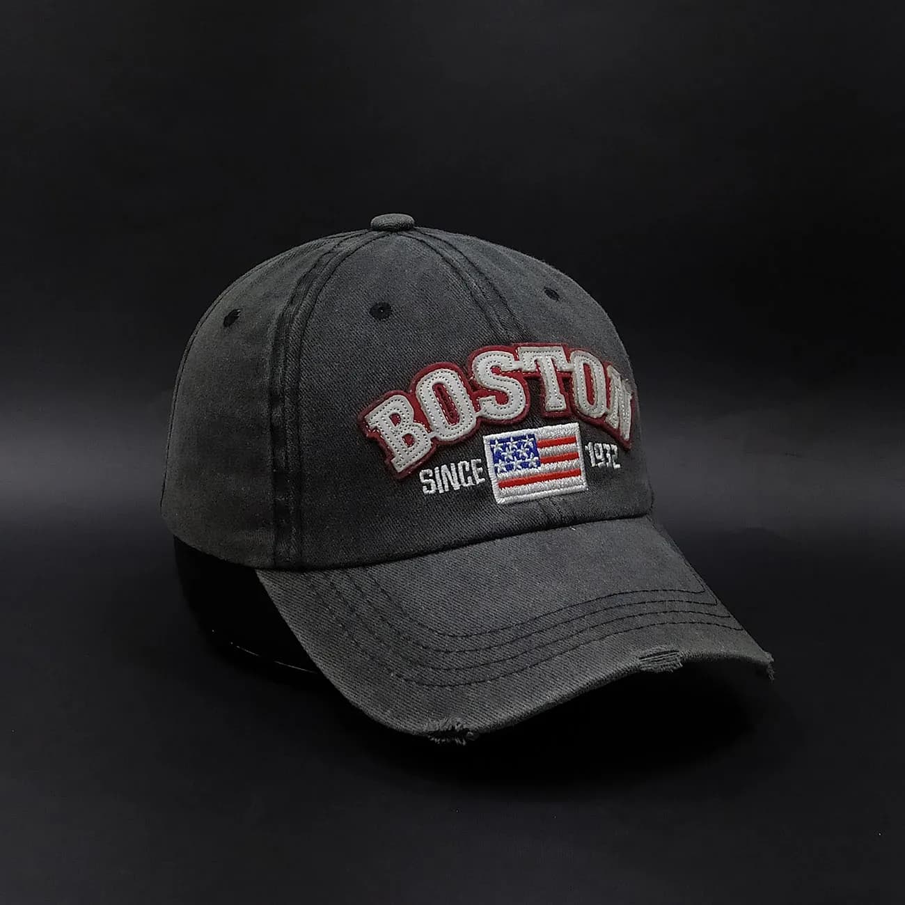کلاه بیسبالی کتان سنگشور Boston | نخ پنبه، گلدوزی پرچم آمریکا و تکه‌دوزی برجسته — تصویر ۷