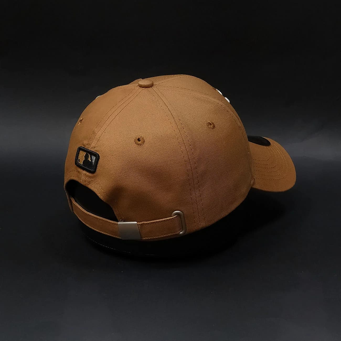 کلاه بیسبالی کتان NY برند NEWERA | کلاه نیویورک اسپرت با گلدوزی برجسته — تصویر ۳