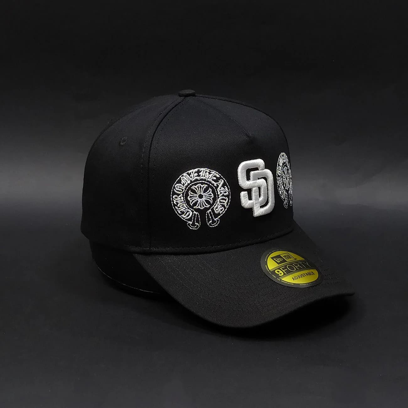 کلاه بیسبالی تاج‌دار San Diego Chrome Hearts مدل Major League | استایل لوکس خیابانی با گلدوزی خاص — تصویر ۲